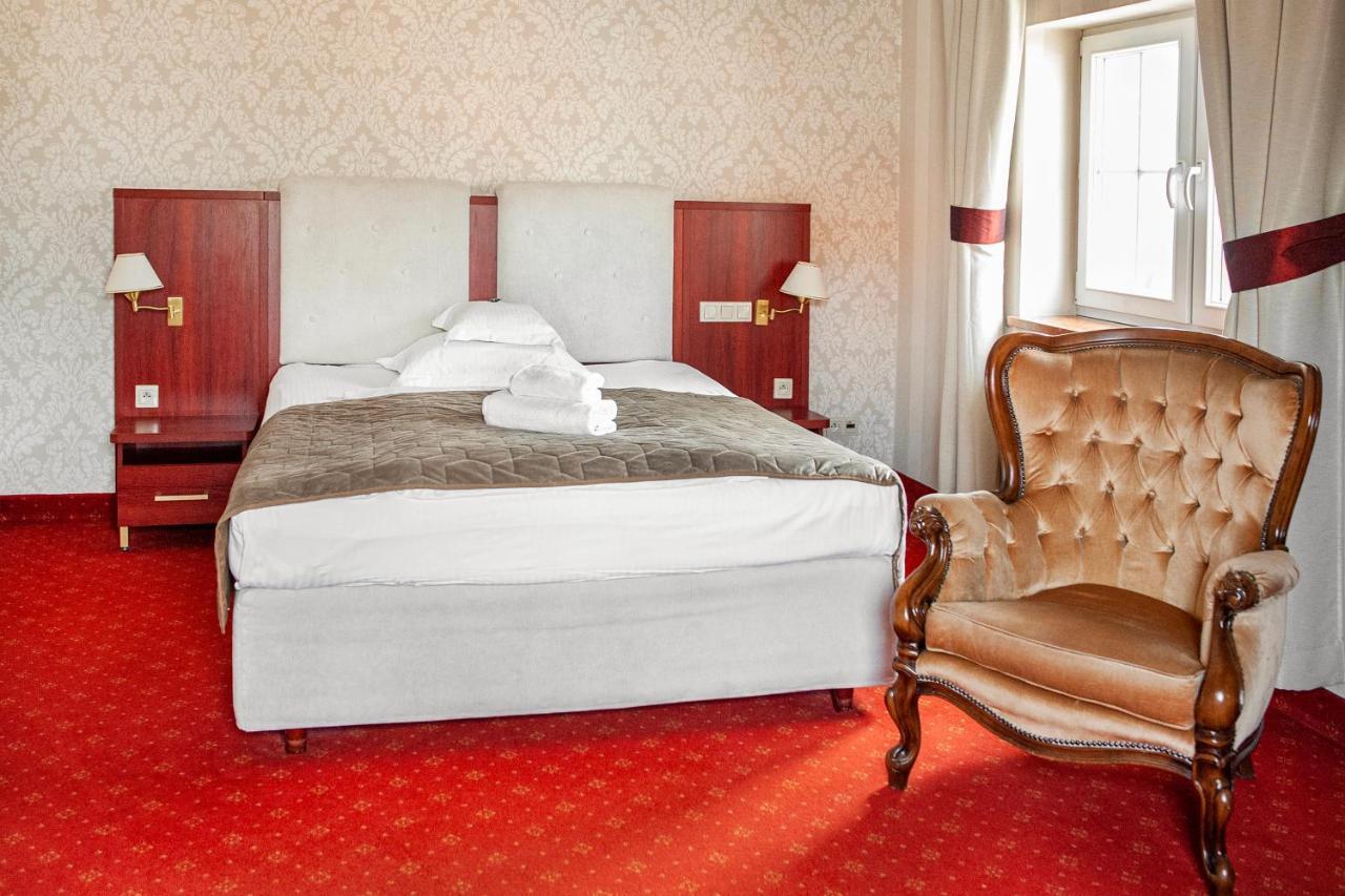 Hotel Spichlerz Lubawa Екстериор снимка