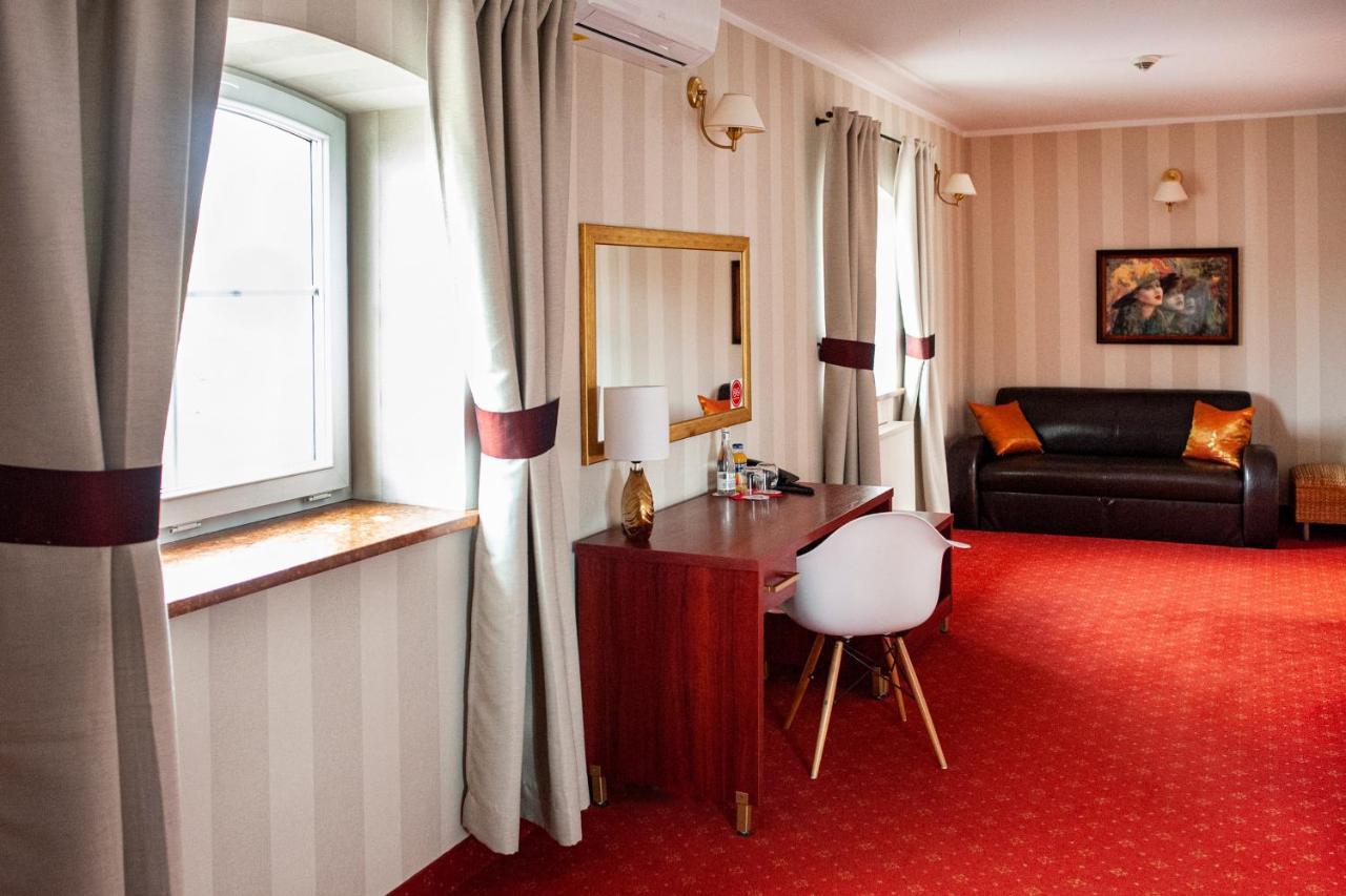 Hotel Spichlerz Lubawa Екстериор снимка