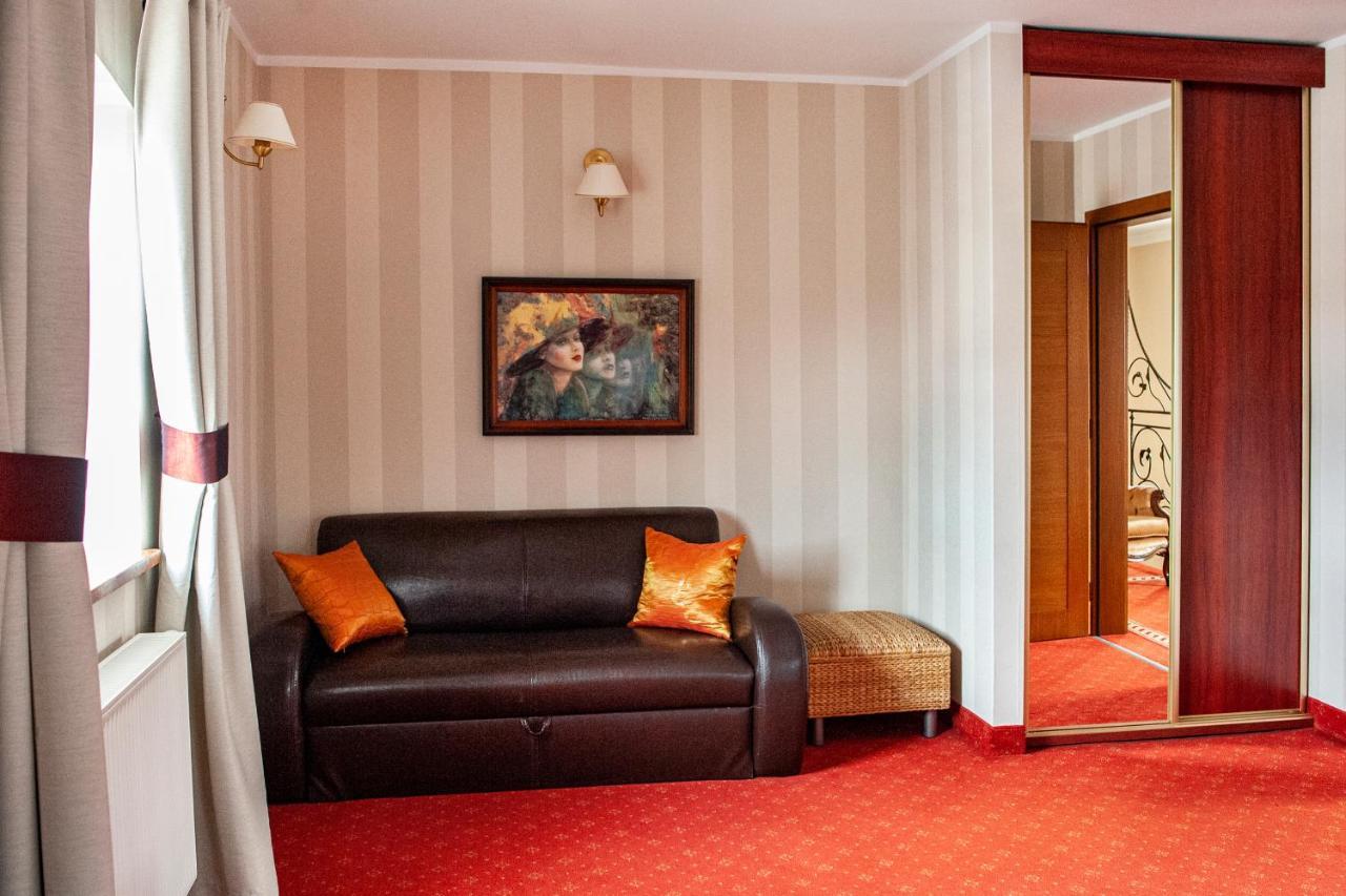 Hotel Spichlerz Lubawa Екстериор снимка