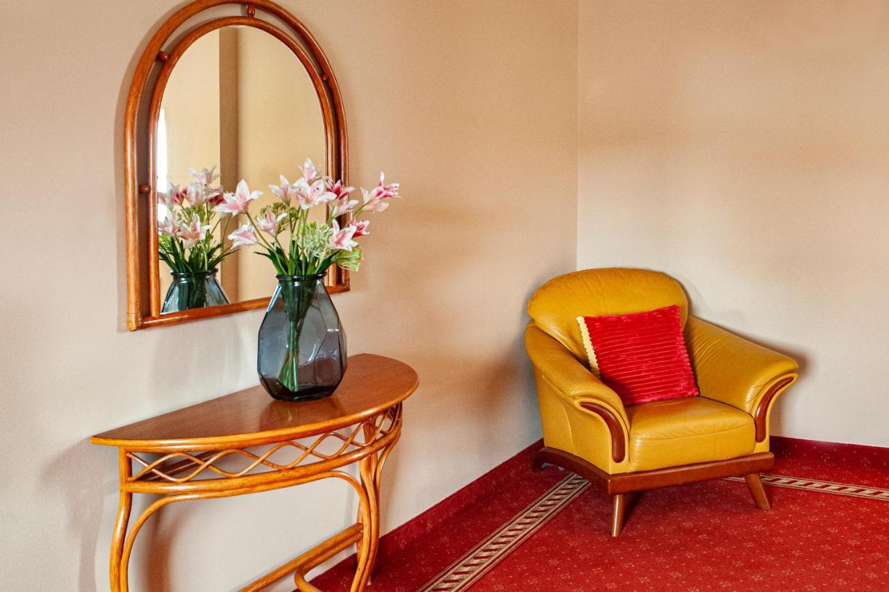 Hotel Spichlerz Lubawa Екстериор снимка